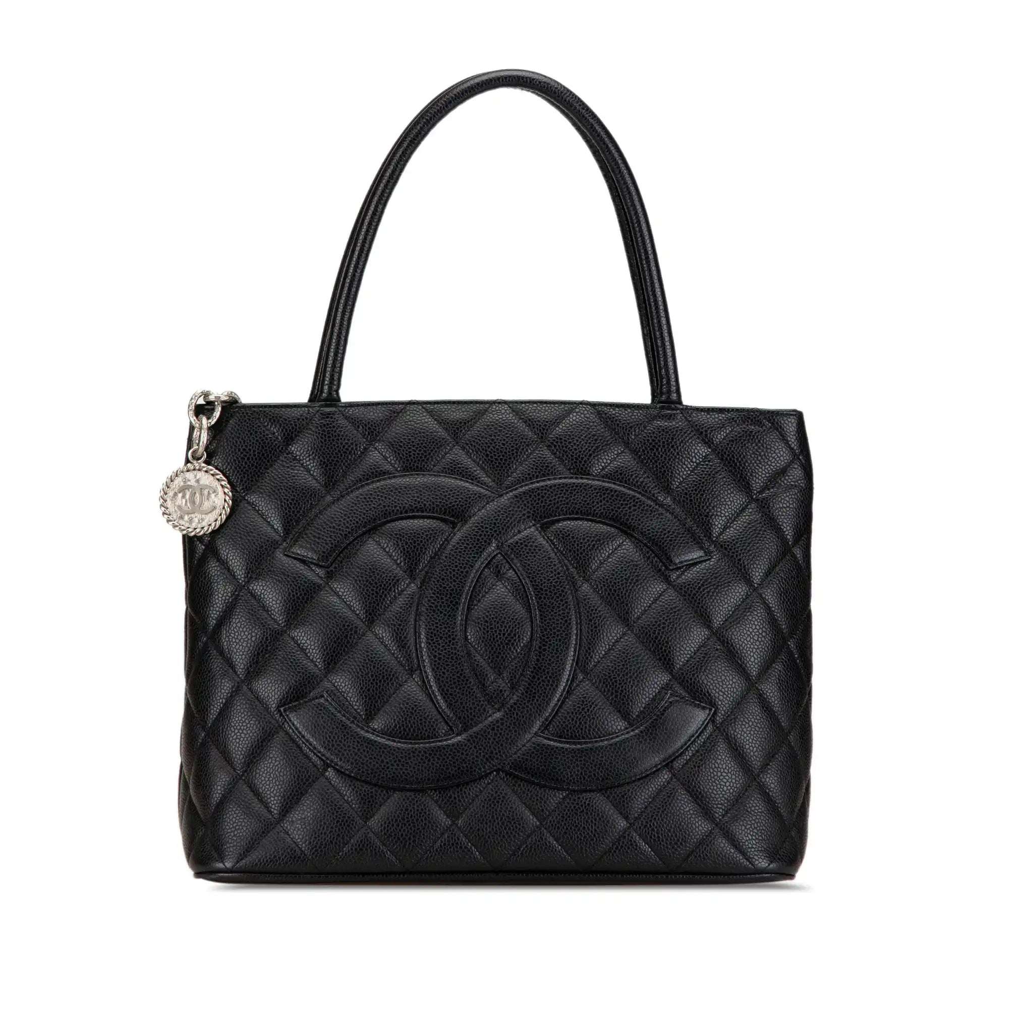 Médaillon de Chanel Tote Sac noir Caviar