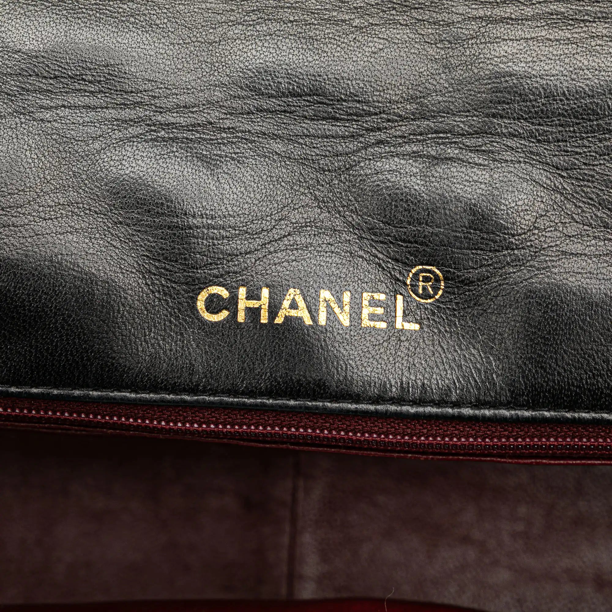 Chanel Diana Medium Black Lambs en peau d'alerte